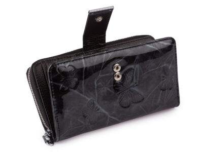 Duży portfel damski Jennifer Jones w kolorze czarnym z motywem motylków lakierowany RFID - obrazek 3