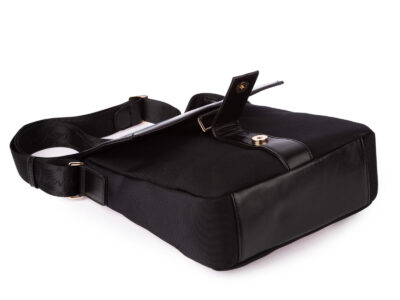 Czarna elegancka prostokątna torebka damska na ramię z klapką Jennifer Jones - obrazek 7