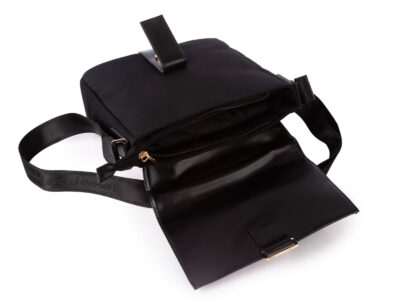 Czarna elegancka prostokątna torebka damska na ramię z klapką Jennifer Jones - obrazek 6