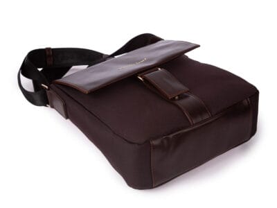 Brązowa elegancka prostokątna torebka damska na ramię z klapką Jennifer Jones - obrazek 5