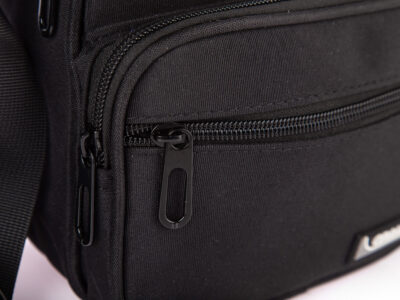 Wygodna miejska torba męska z paskiem na ramię i rączką czarna ORMI - obrazek 2