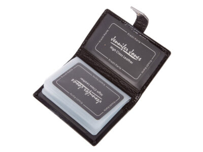 Etui Na Karty Damskie Lakierowane Czarne z tłoczoną marmurkową teksturą - obrazek 4