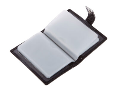 Etui Na Karty Damskie Lakierowane Czarne z tłoczoną marmurkową teksturą - obrazek 2