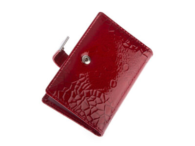 Etui Na Karty Damskie Lakierowane Czerwone z tłoczoną marmurkową teksturą - obrazek 3