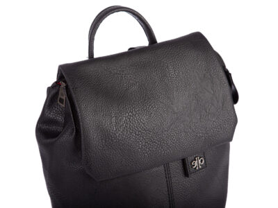Czarny mały plecak damski miejski z miękkiej skóry ekologicznej z klapką - obrazek 3