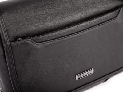 Czarna pozioma torba męska na ramię  średnia elegancka z klapą Bellugio - obrazek 3