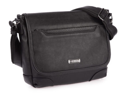 Czarna pozioma torba męska na ramię  średnia elegancka z klapą Bellugio