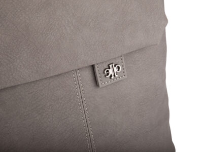 Szary mały plecak damski miejski z miękkiej skóry ekologicznej z klapką - obrazek 4