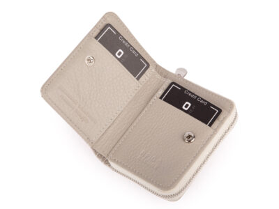 Mały biały portfel damski lakierowany z błyszczącym wzorem carbonowym RFID Gregorio - obrazek 3