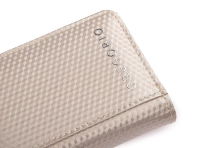 Mały biały portfel damski lakierowany z błyszczącym wzorem carbonowym RFID Gregorio - obrazek 2