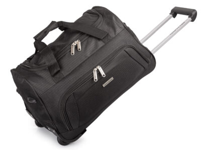 Czarna, kompaktowa torba podróżna na kółkach ze stelażem i wysuwanyą rączką.