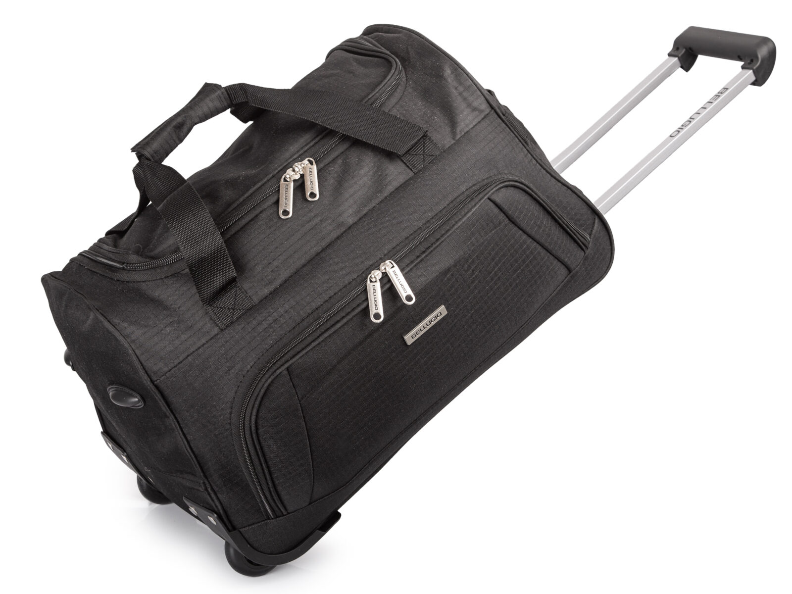 Czarna, kompaktowa torba podróżna na kółkach ze stelażem i wysuwanyą rączką.