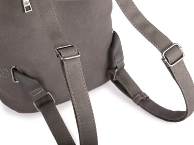 Szary mały plecak damski miejski z miękkiej skóry ekologicznej z klapką - obrazek 6