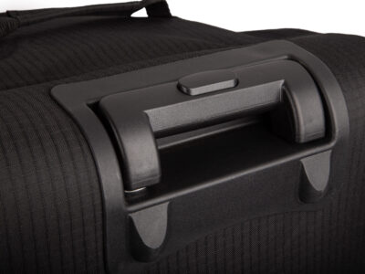 Czarna średnia torba podróżna na kółkach ze stelażem i wyciaganą rączką Bellugio - obrazek 7