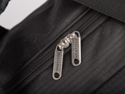 Czarna torba podróżna na kółkach ze stelażem i wyciaganą rączką Bellugio - obrazek 8