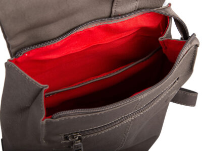 Szary mały plecak damski miejski z miękkiej skóry ekologicznej z klapką - obrazek 9