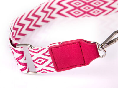 Różowa saszetka damska nerka na ramię z miękkiej skóry ekologicznej Jennifer Jones - obrazek 6