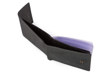 Pionowe czarne skórzane etui na karty płatnicze, dokumenty i banknoty w stylu vintage - obrazek 4