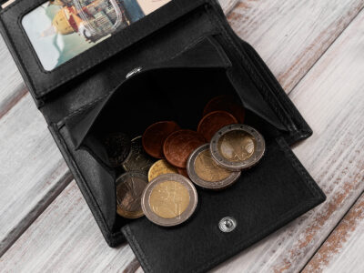 Mały, elegancki portfel męski skórzany czarny z ochroną RFID Paolo Peruzzi - obrazek 5