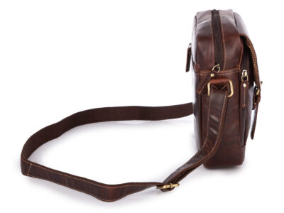 Duża skórzana torba męska na ramię, miejska w kolorze brązowym z klapką - obrazek 4