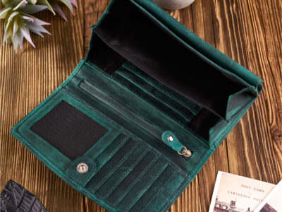 Duży zielony portfel damski z grubej surowej skóry naturalnej z tłoczeniem vintage Paolo Peruzzi - obrazek 5