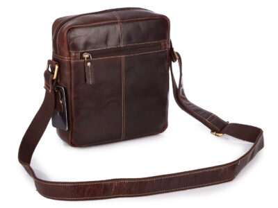 Duża skórzana torba męska na ramię, miejska w kolorze brązowym z klapką - obrazek 3