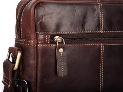 Duża skórzana torba męska na ramię, miejska w kolorze brązowym z klapką - obrazek 8