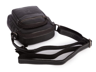 Wygodna czarna torba męska na ramię ze skóry naturalnej licowej Jorey - obrazek 6