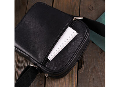 Czarna, mała skórzana saszetka męska na ramię na co dzień Paolo Peruzzi - obrazek 8