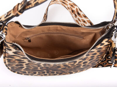 Łódkowata, mała torebka damska z wzorem w modną panterkę - obrazek 5