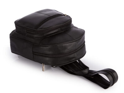 Średniej wielkości, czarny plecak damski miejski z miękkiej skóry naturalnej - obrazek 4