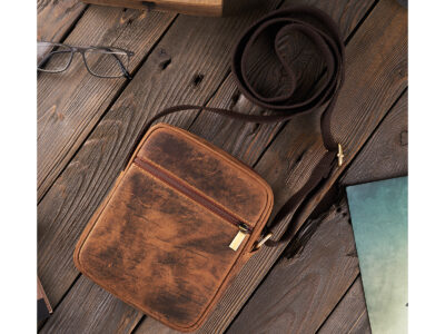 Brązowa, mała skórzana saszetka męska na ramię w stylu vintage Paolo Peruzzi - obrazek 4