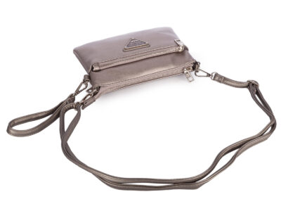 Mała bankietowa torebka damska na ramię w kolorze srebrnym, metalicznym ze złotymi okuciami - obrazek 2