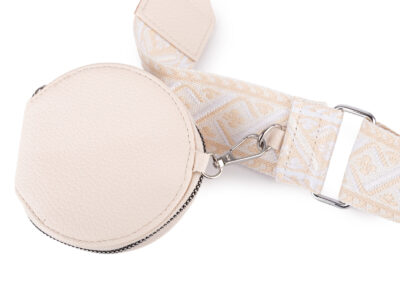 Duży, jasnobeżowy, pionowy portfel damski z paskiem na ramię i małą saszetką - obrazek 7