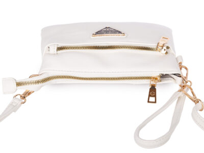 Mała bankietowa torebka damska na ramię w kolorze białym ze złotymi okuciami - obrazek 4