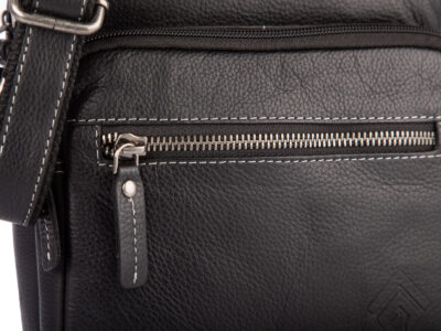 Średnia, czarna torba męska na ramię uszyta ze skóry naturalnej Jorey - obrazek 7