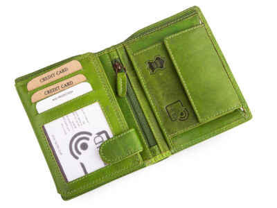 Pionowy portfel wykonany w 100% ze skóry naturalnej z RFID zielony Blue Burry - obrazek 2