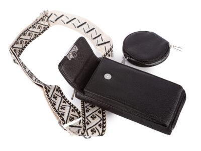 Duży, czarny, pionowy portfel damski z paskiem na ramię i małą saszetką - obrazek 5