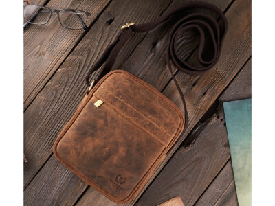 Brązowa, mała skórzana saszetka męska na ramię w stylu vintage Paolo Peruzzi - obrazek 3