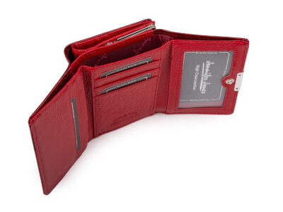 Pojemny czerwony portfel damski lakierowany w motylki zapinany na bigiel i zatrzask RFID - obrazek 3