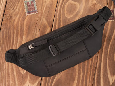 Czarna skórzana saszetka męska biodrowa nerka vintage Paolo Peruzzi - obrazek 3