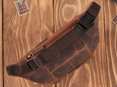 Ciemnobrązowa skórzana saszetka męska biodrowa nerka vintage Paolo Peruzzi - obrazek 2