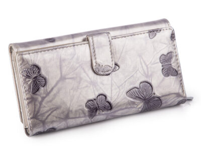 Duży portfel damski lakierowany w motylki, srebrny, skórzany z RFID - obrazek 2