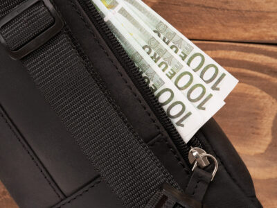 Czarna skórzana saszetka męska biodrowa nerka vintage Paolo Peruzzi - obrazek 9