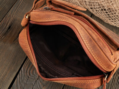 Skórzana saszetka na dokumenty męska z paskiem do ręki brązowa Paolo Peruzzi - obrazek 4