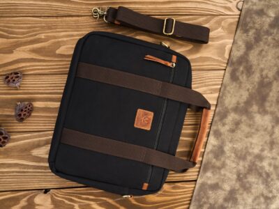 Czarno-brązowa torba męska do pracy, z kieszenią na laptopa, z canvasu i skóry naturalnej - obrazek 3