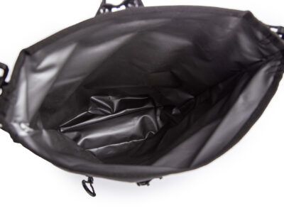 Mały, wodoodporny plecak trekkingowy / sportowy ze zwijanym kołnierzem - obrazek 11