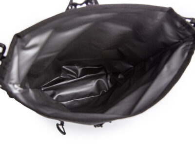 Mały, wodoodporny plecak trekkingowy / sportowy ze zwijanym kołnierzem - obrazek 11