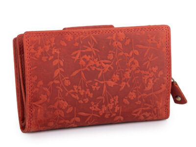 Pojemny, skórzany portfel damski czerwony z tłoczonym kwiatowym wzorem vintage - obrazek 2