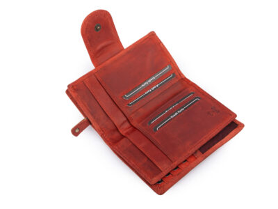 Pojemny, skórzany portfel damski czerwony z tłoczonym kwiatowym wzorem vintage - obrazek 6